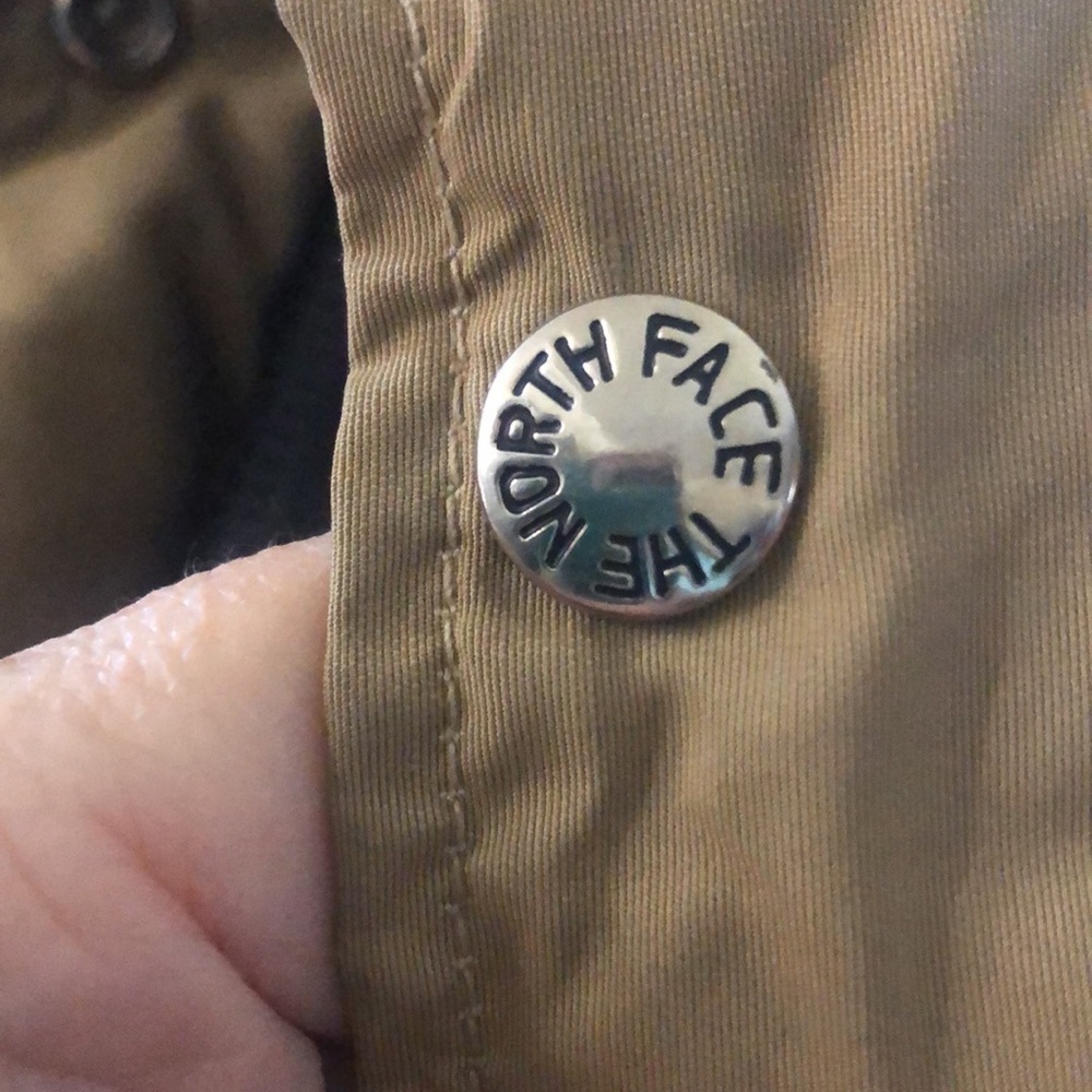 The North Face Size L vintage brown label down coat. Work condition small flaws - Picture 7 of 16